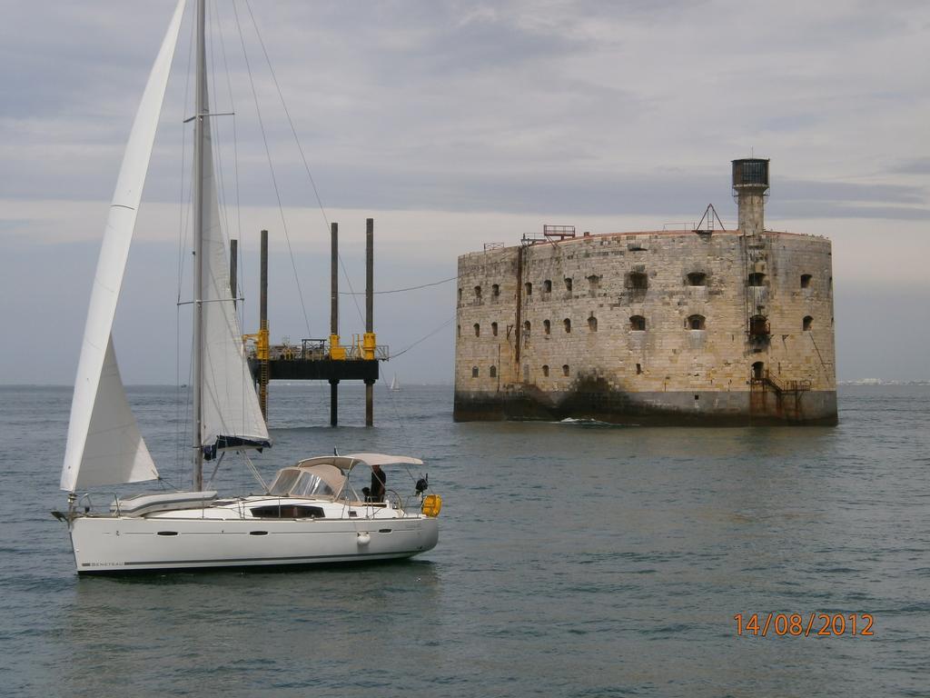 Ibis La Rochelle Vieux Port Hotel Bagian luar foto